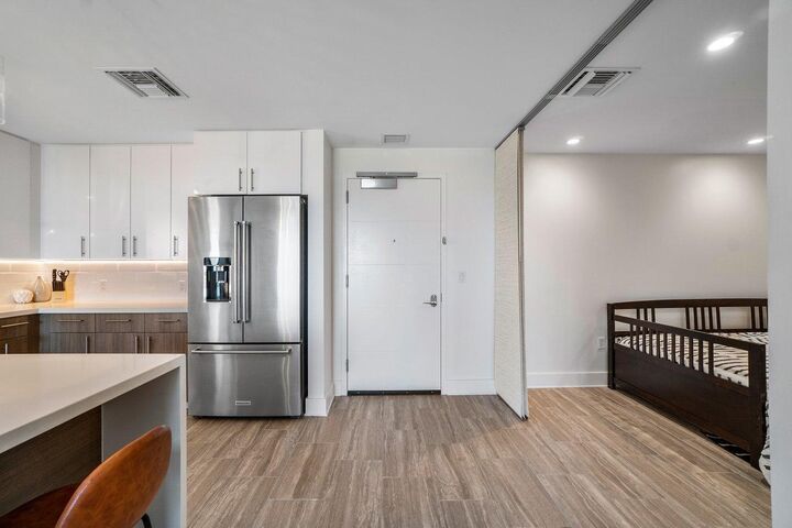 Property Photo:  236 SE 5th Avenue 303  FL 33483 