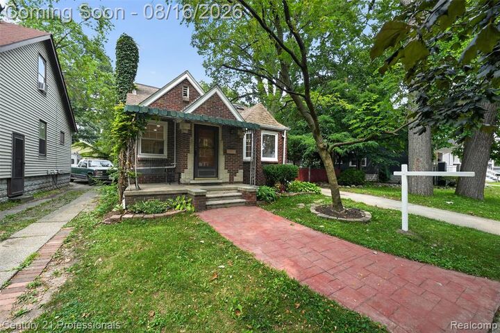 Property Photo: 310 W Chesterfield Street MI 48220