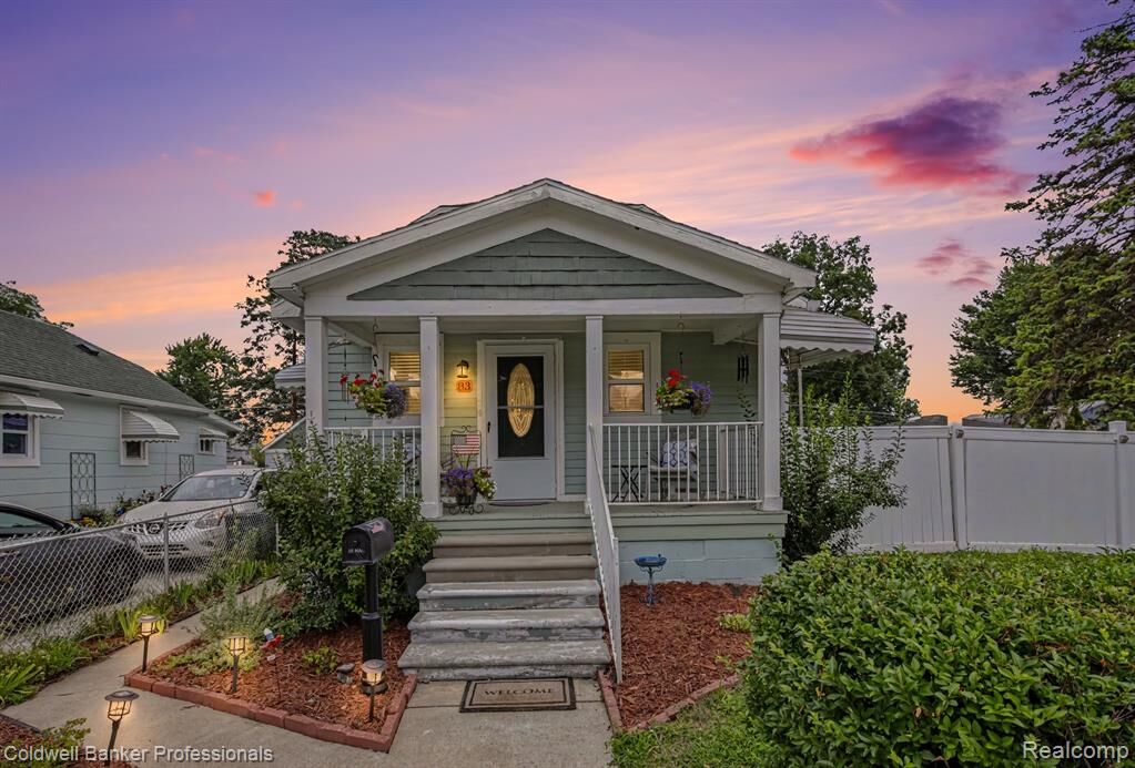 Property Photo:  83 Gibbs Street  MI 48043 