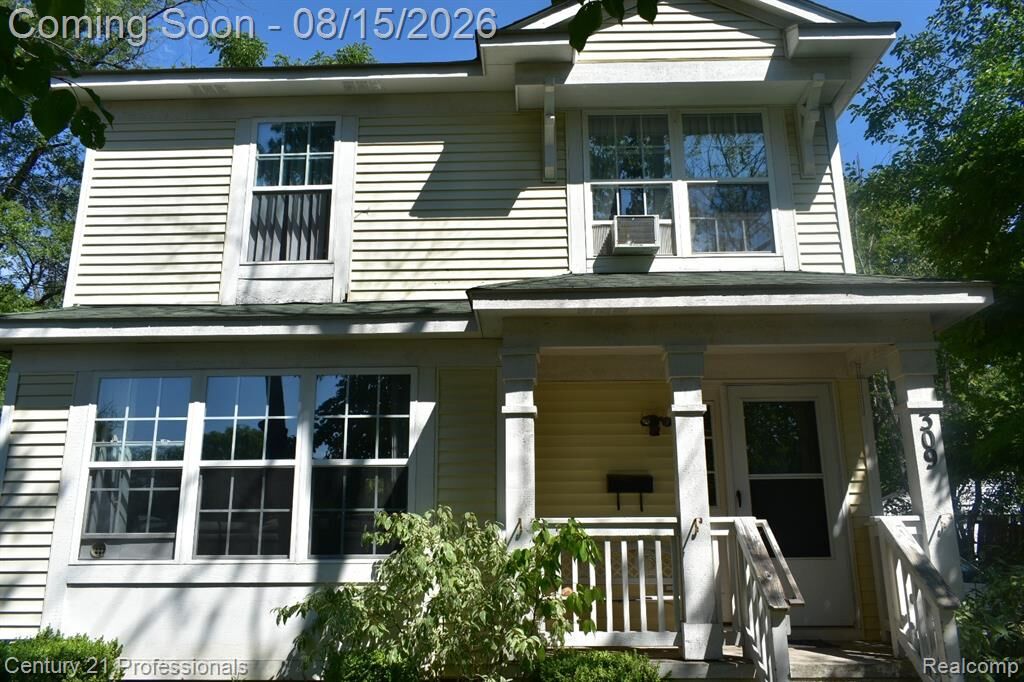 Property Photo:  309 Russell Street  MI 48342 