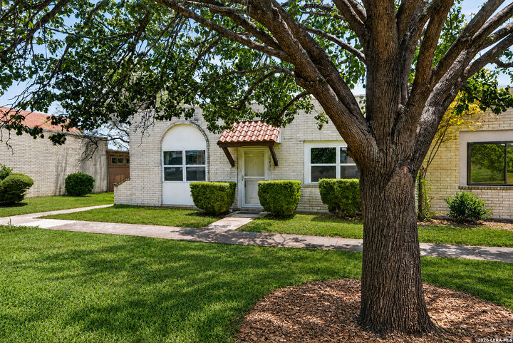 Property Photo:  10831 Crown Vw  TX 78239 