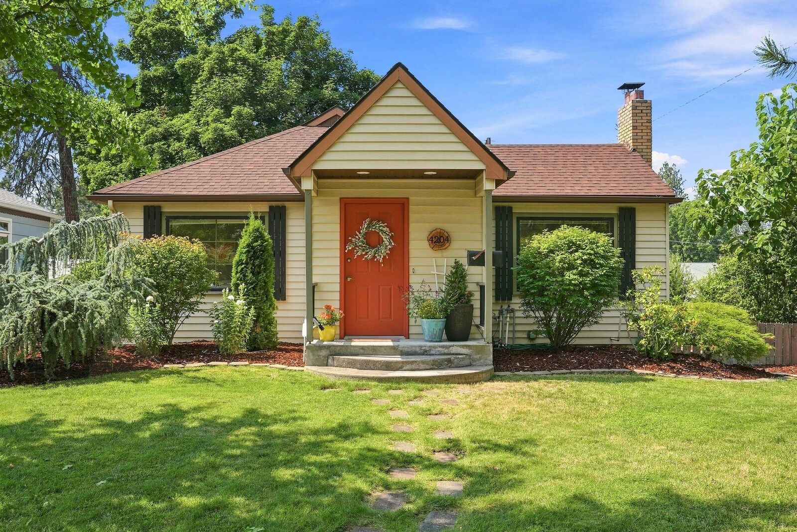 Property Photo: 4204 S Conklin St WA 99203
