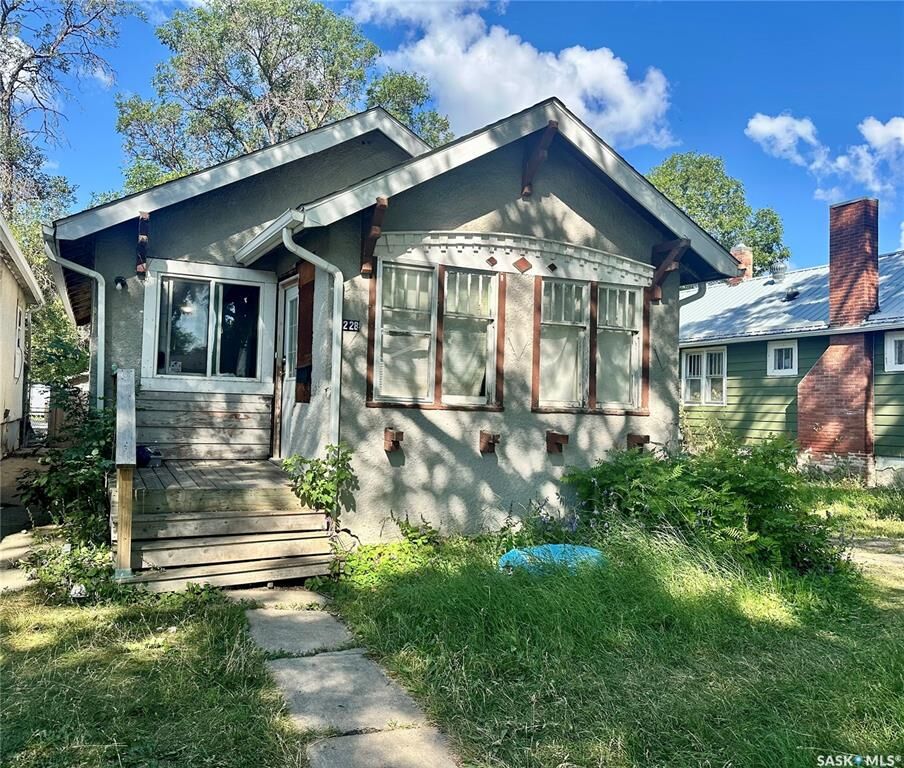 Property Photo:  1228 Robinson Street  SK S4T 2N2 