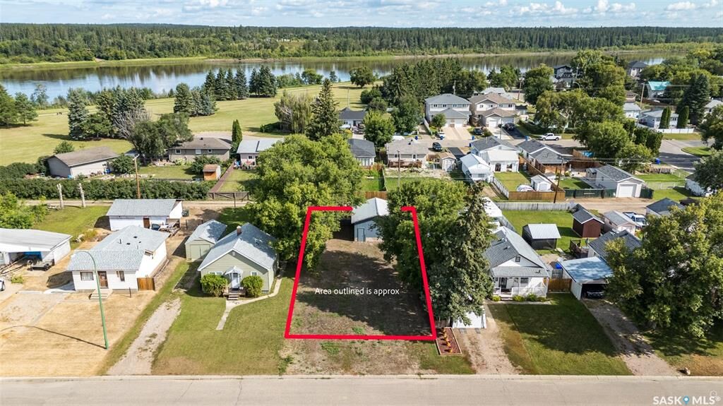 Property Photo:  766 3rd Street E  SK S6V 0J1 