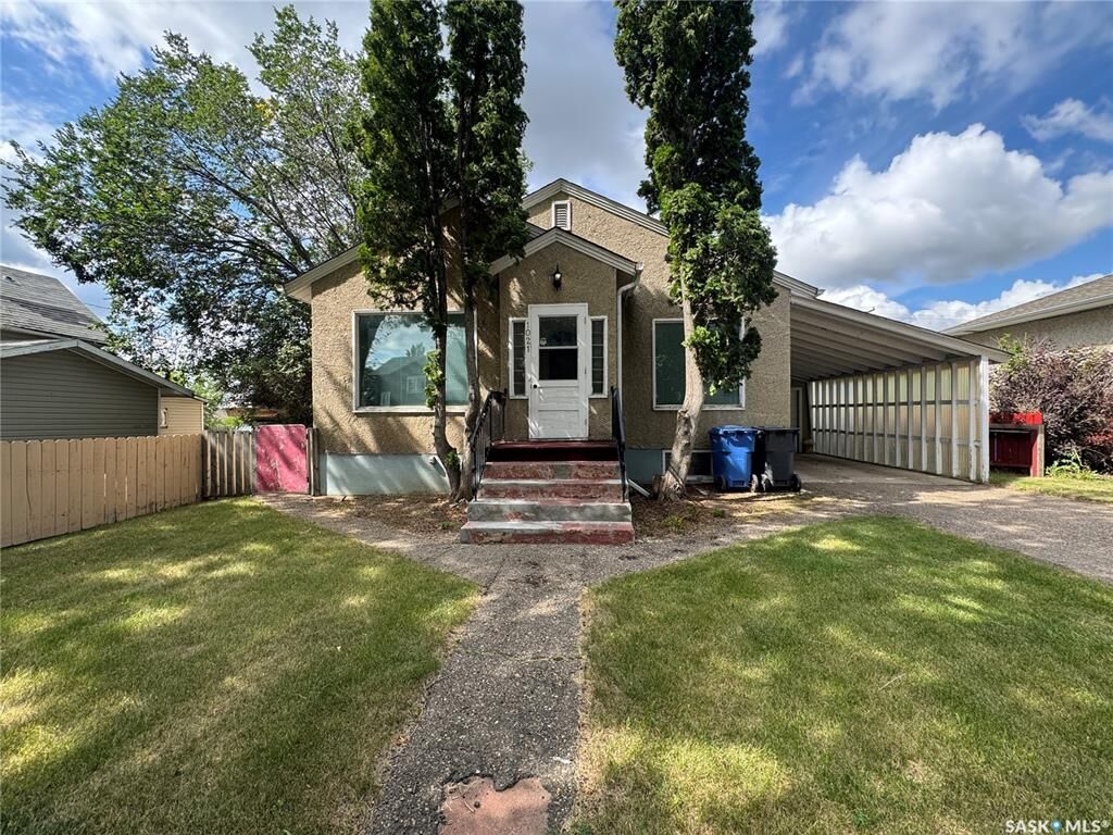Property Photo:  1021 105th Street  SK S9A 1S4 
