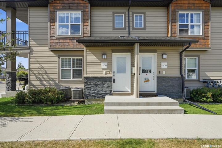 Property Photo: 2315 McClocklin Road 106 SK S7R 0K8
