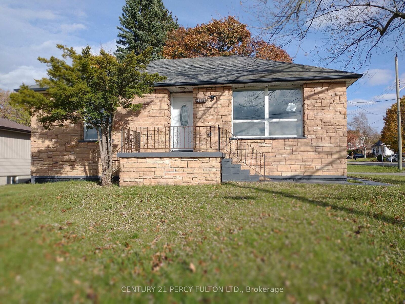Property Photo: 401 Anderson Street ON L1N 3V8