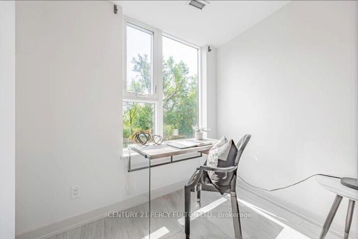 Photo de la propriété:  90 Glen Everest Road 318  ON M1N 1T7 