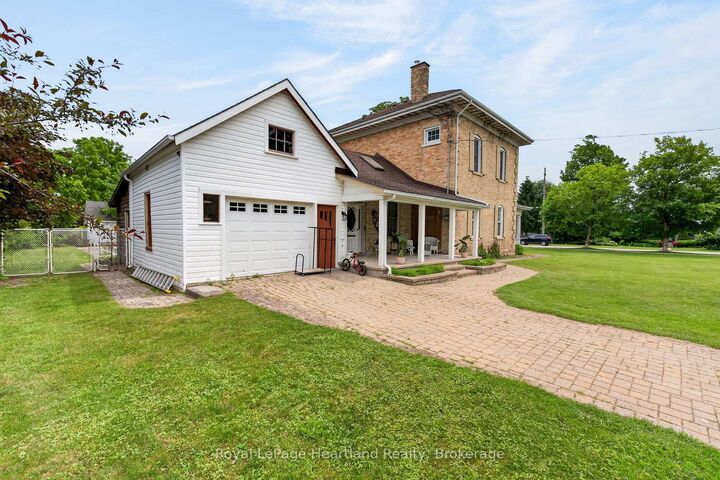 Property Photo: 638 Havelock Street ON N0G 2H0