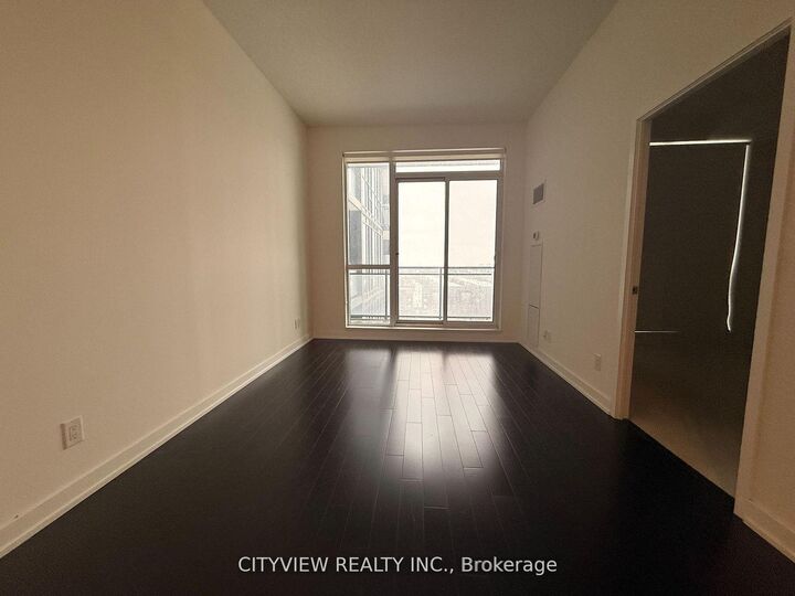 Property Photo: 4011 Brickstone Mews 606 ON L5B 0J7