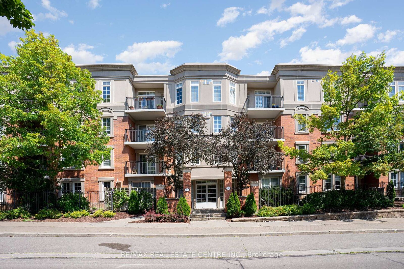 Property Photo:  2301 Parkhaven Boulevard 410  ON L6H 6V6 