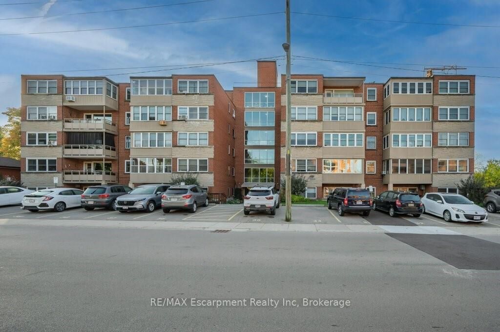 Property Photo:  9 Grant Boulevard 201  ON L9H 4L5 