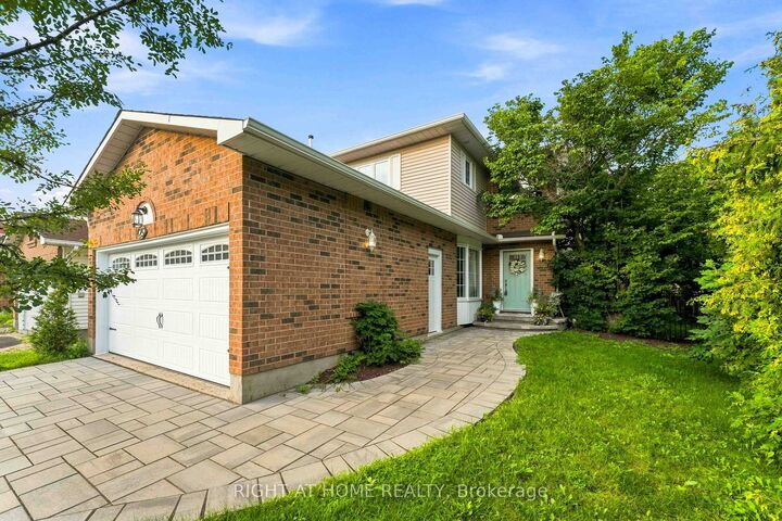 25 Waterton Crescent — photo 1