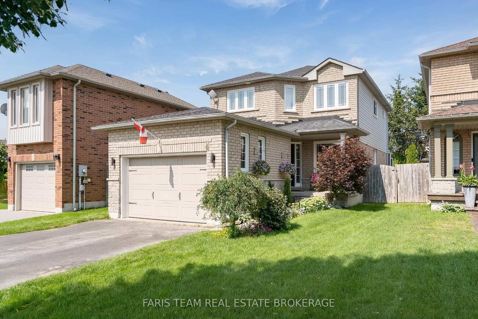 Property Photo: 4 Bluegrass Drive ON L4N 9N6