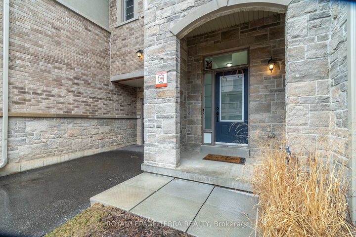 Property Photo: 27 Summerbeam Way ON L6Y 6K5