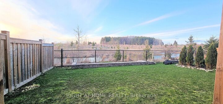 Property Photo: 95 Bonnieglen Farm Boulevard #Lower ON L7C 4B7
