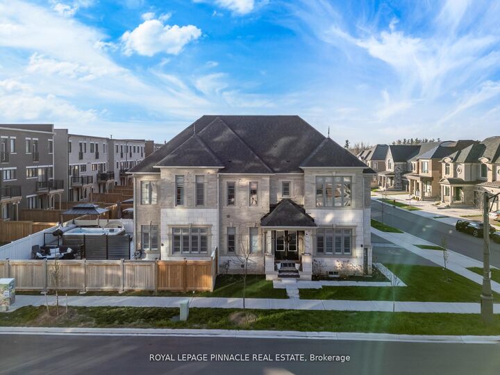 Property Photo:  1504 Yellow Rose Circle Upper  ON L6M 5L3 