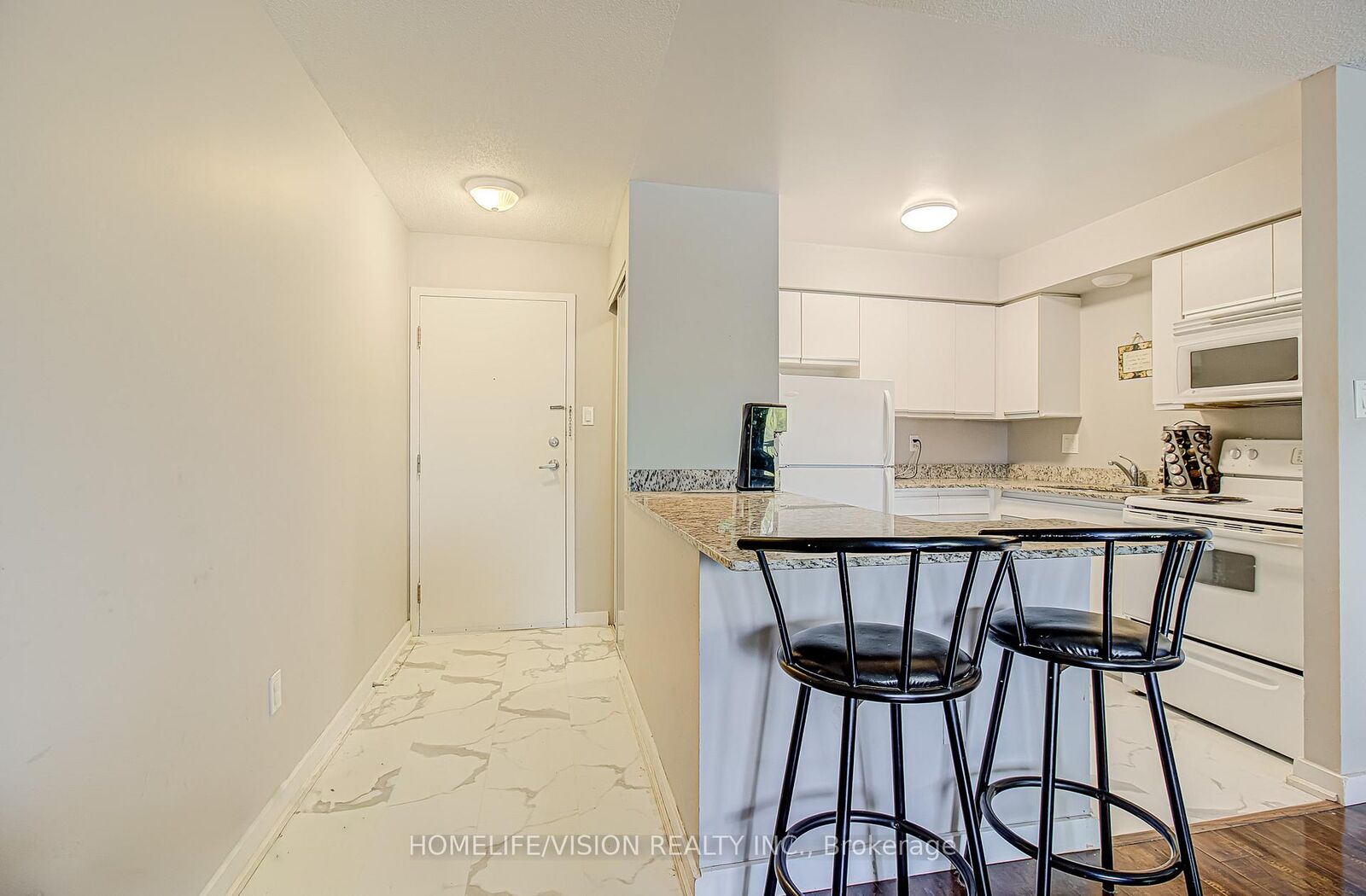 Property Photo: 271 Eiwo Court 310 ON N2K 2M8