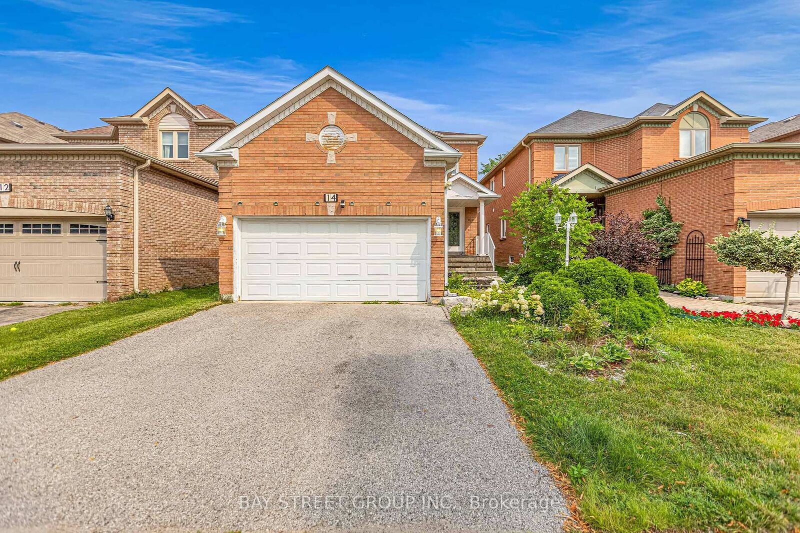 Property Photo: 14 Rocksprings Avenue ON L4S 1R1