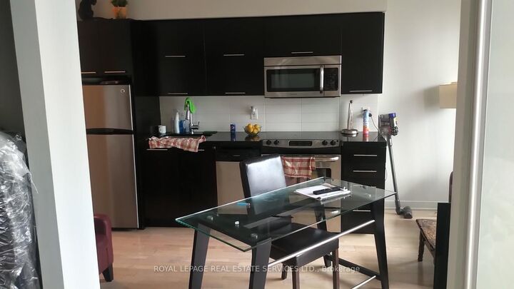 Property Photo: 126 Simcoe Street 1609 ON M5H 4E6