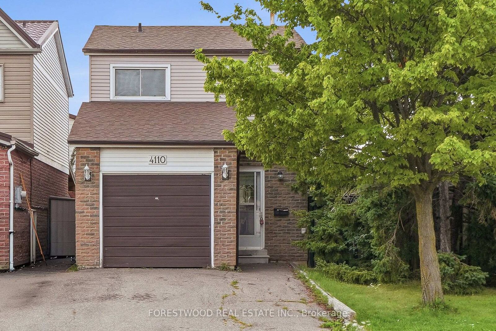 Property Photo: 4110 Quaker Hill Drive ON L5C 3M3