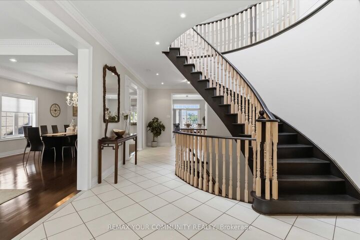 Property Photo: 171 Langtry Place ON L4J 8L6