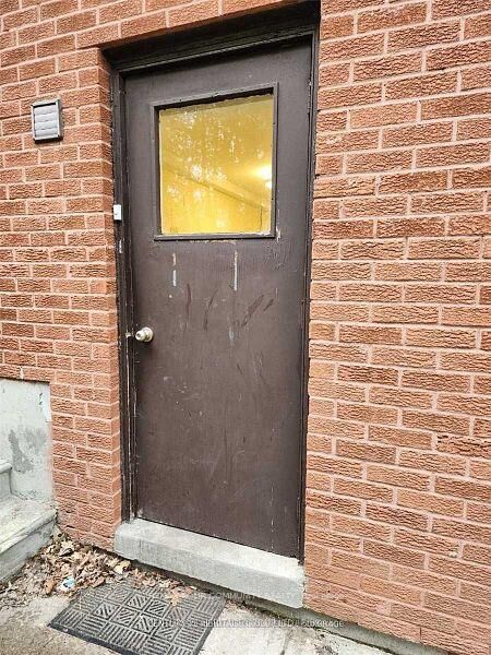 Property Photo:  45 Kersey Crescent Bsmt #2  ON L4C 5H4 