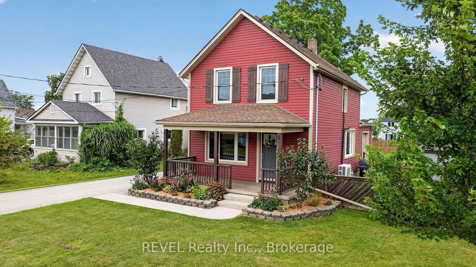 Property Photo:  312 Phipps Street  ON L2A 2V6 