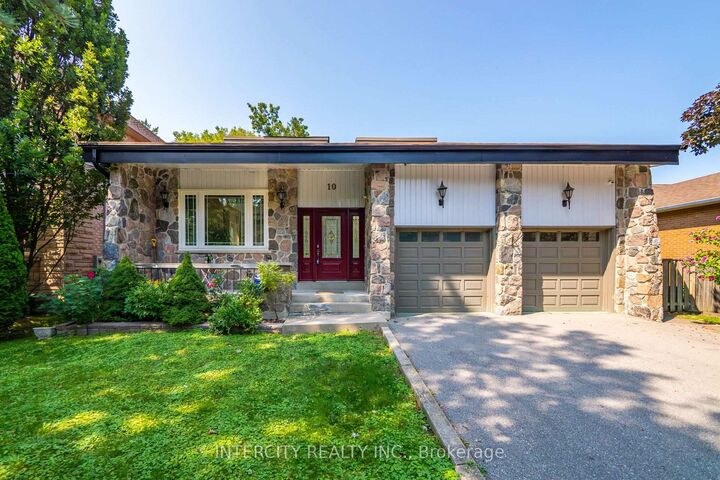 Property Photo: 10 East Drive E ON L6G 1A4