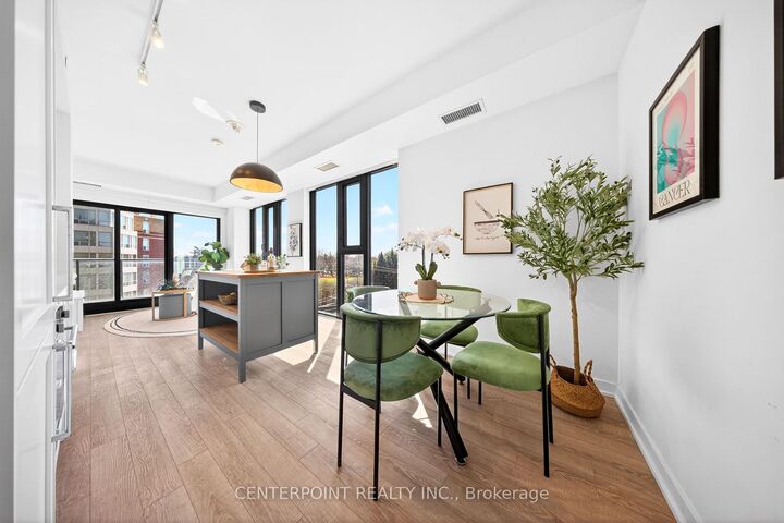 Photo de la propriété: 250 Lawrence Avenue W 519 ON M5M 1B1