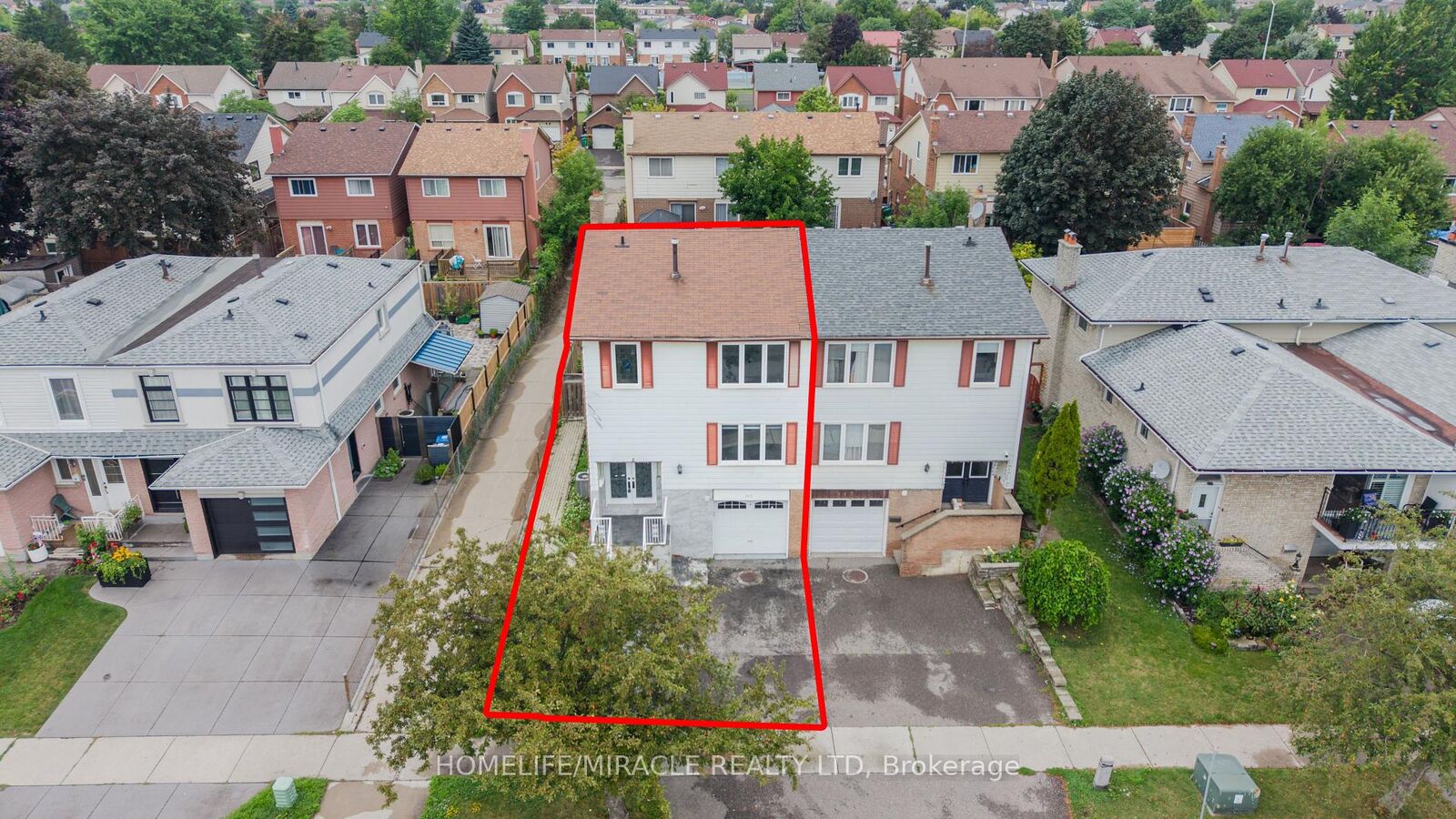 Property Photo: 115 Bruce Beer Drive ON L6V 2Z7