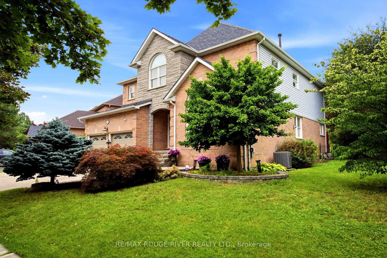 Property Photo: 34 Kennett Drive ON L1P 1L5