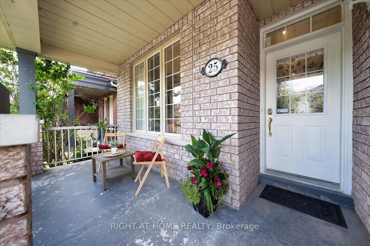 Property Photo:  25 Longwood Avenue  ON L4E 4A5 