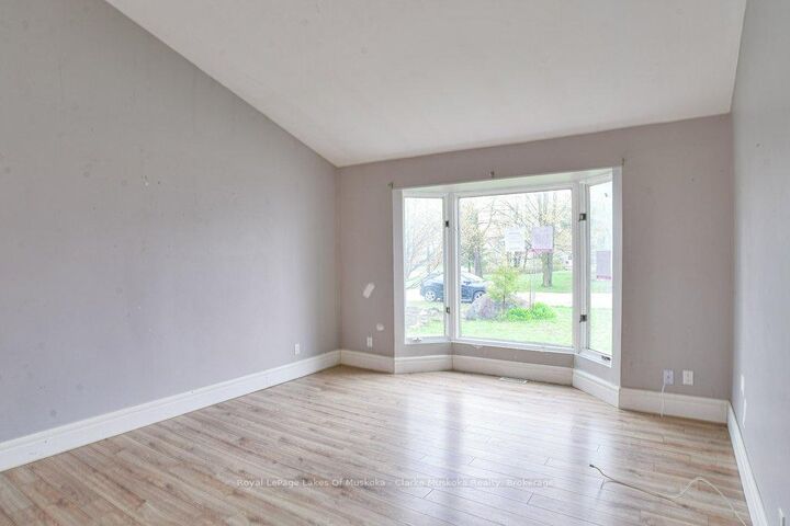 Property Photo:  8 Edna Street  ON L3V 6G4 