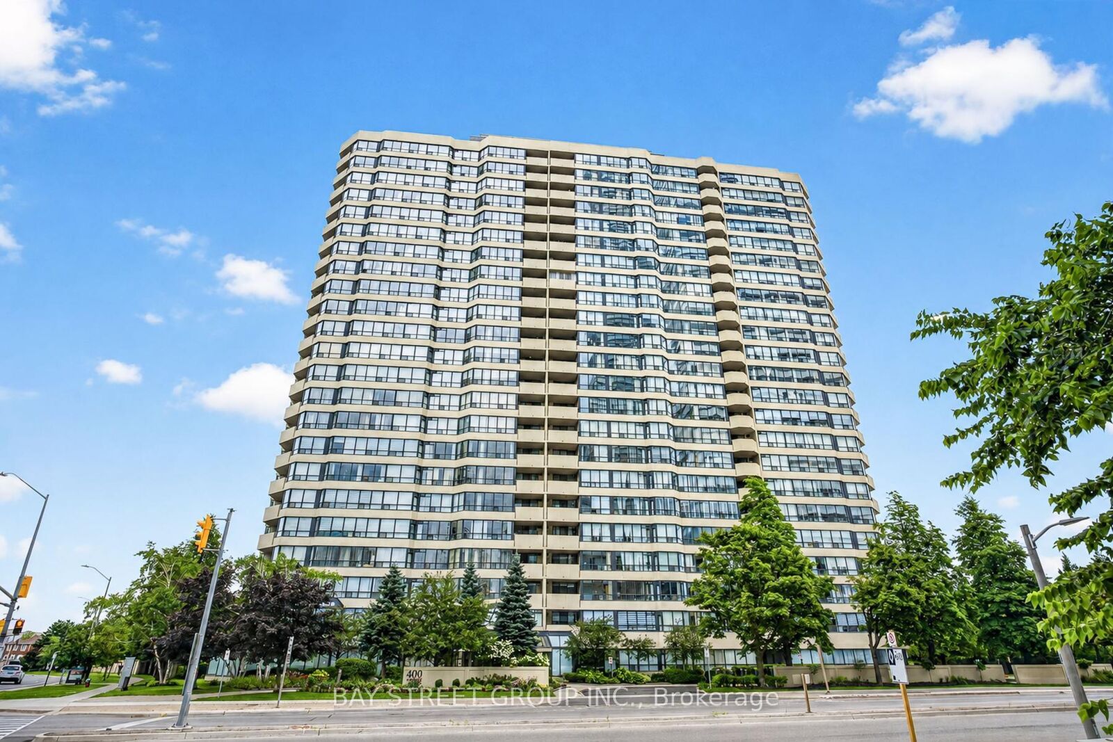 Property Photo: 400 Webb Drive 2203 ON L5B 3Z7