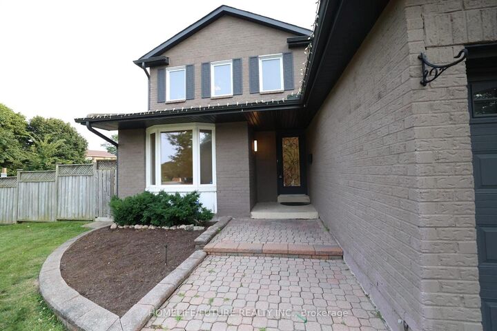 Property Photo: 6320 Millers Grove ON L5N 3H7