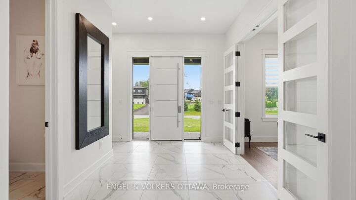 Property Photo: 517-517B Shoreway Drive ON K4P 0G3