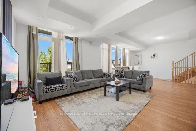 Property Photo: 417 Dougall Avenue 14 ON L7C 4L5