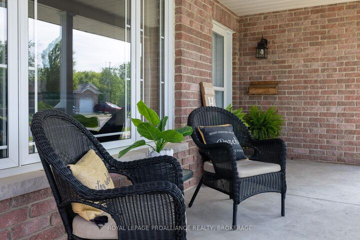 Property Photo: 1094 Crossfield Avenue ON K7P 0G7