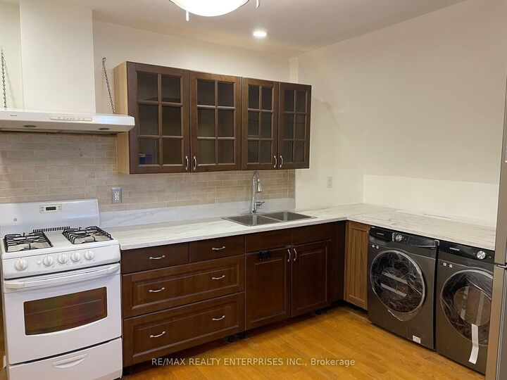 Property Photo:  488 Logan Avenue  ON M4M 1Y5 
