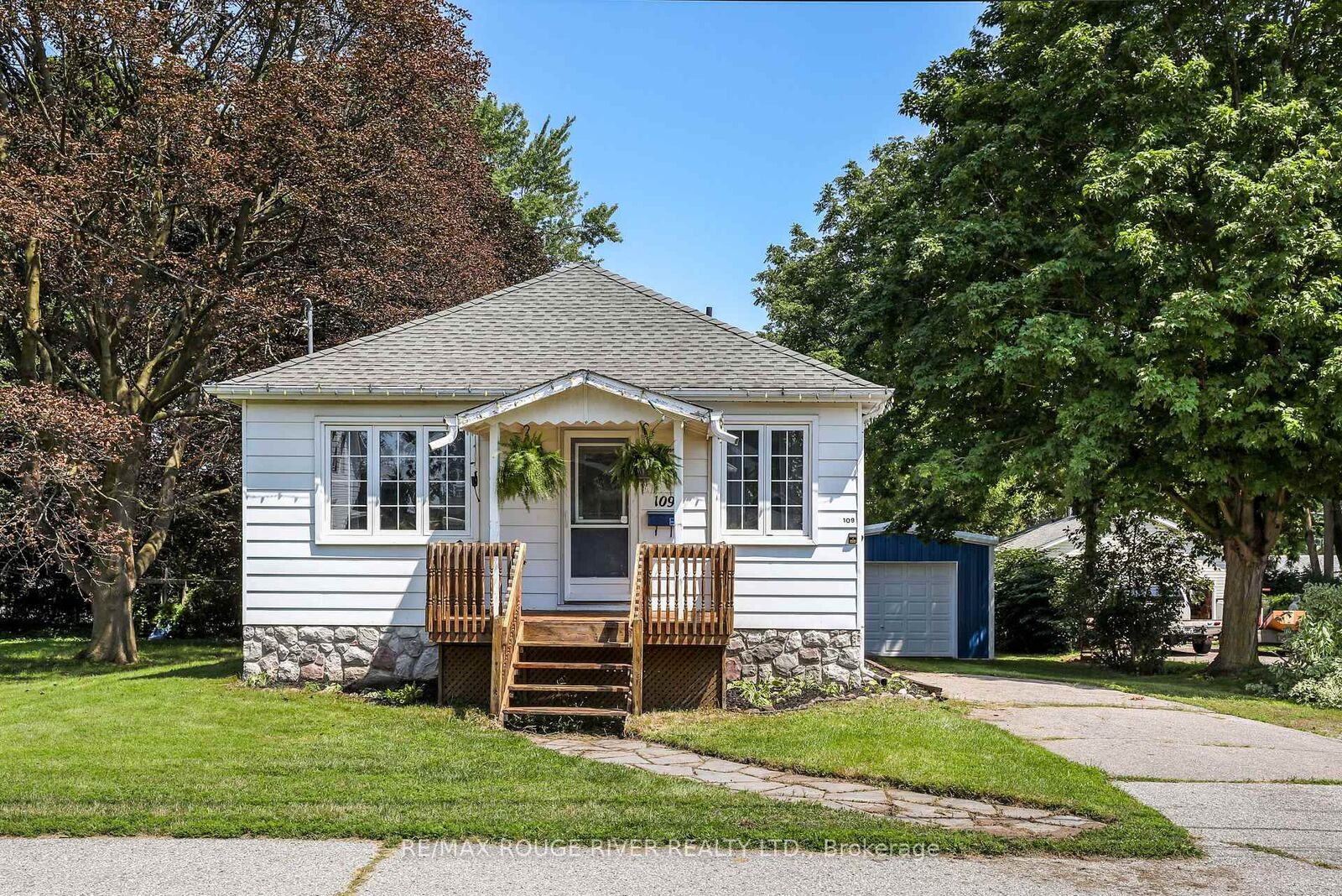 Property Photo: 109 Elgin Street ON L1C 3E6