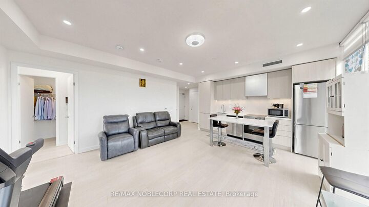 Property Photo: 10 Gibbs Road 1005 ON M9B 0E2