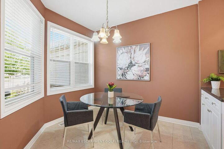 Property Photo: 58 Glendale Avenue 12 ON L2T 2J3