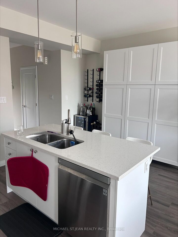 Property Photo: 270 Melvin Avenue 20 ON L8H 0B4