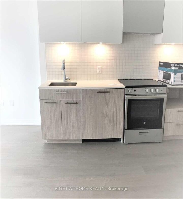 Property Photo: 251 Jarvis Street 2904 ON M5B 0C3