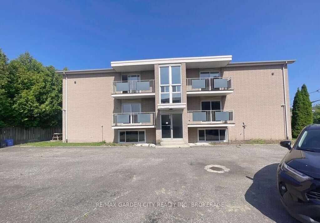 Property Photo: 15 John Street 1 ON L2N 4P2