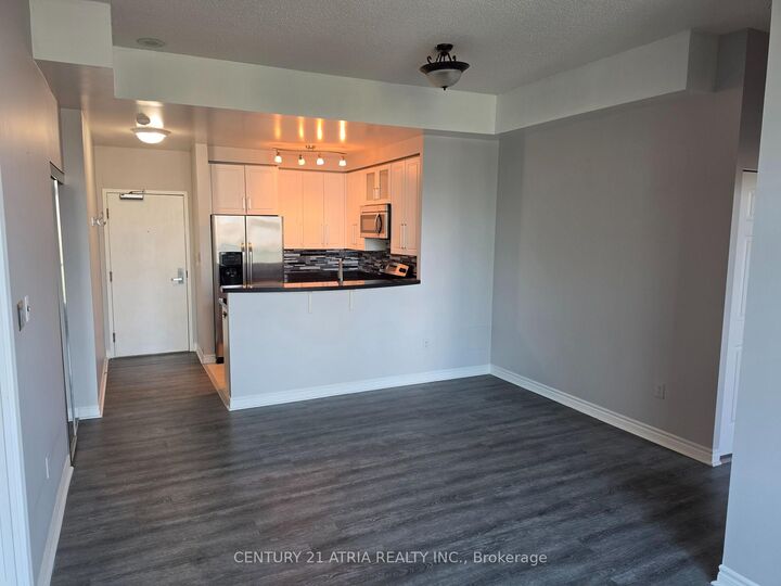 Property Photo: 7 Lorraine Drive 2502 ON M2N 7H2
