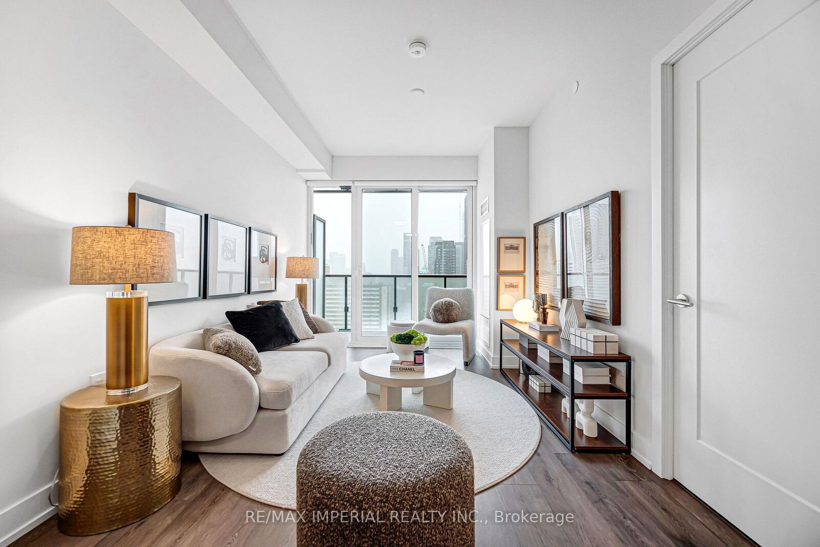 Property Photo:  575 Bloor Street E 2410  ON M4W 0B2 