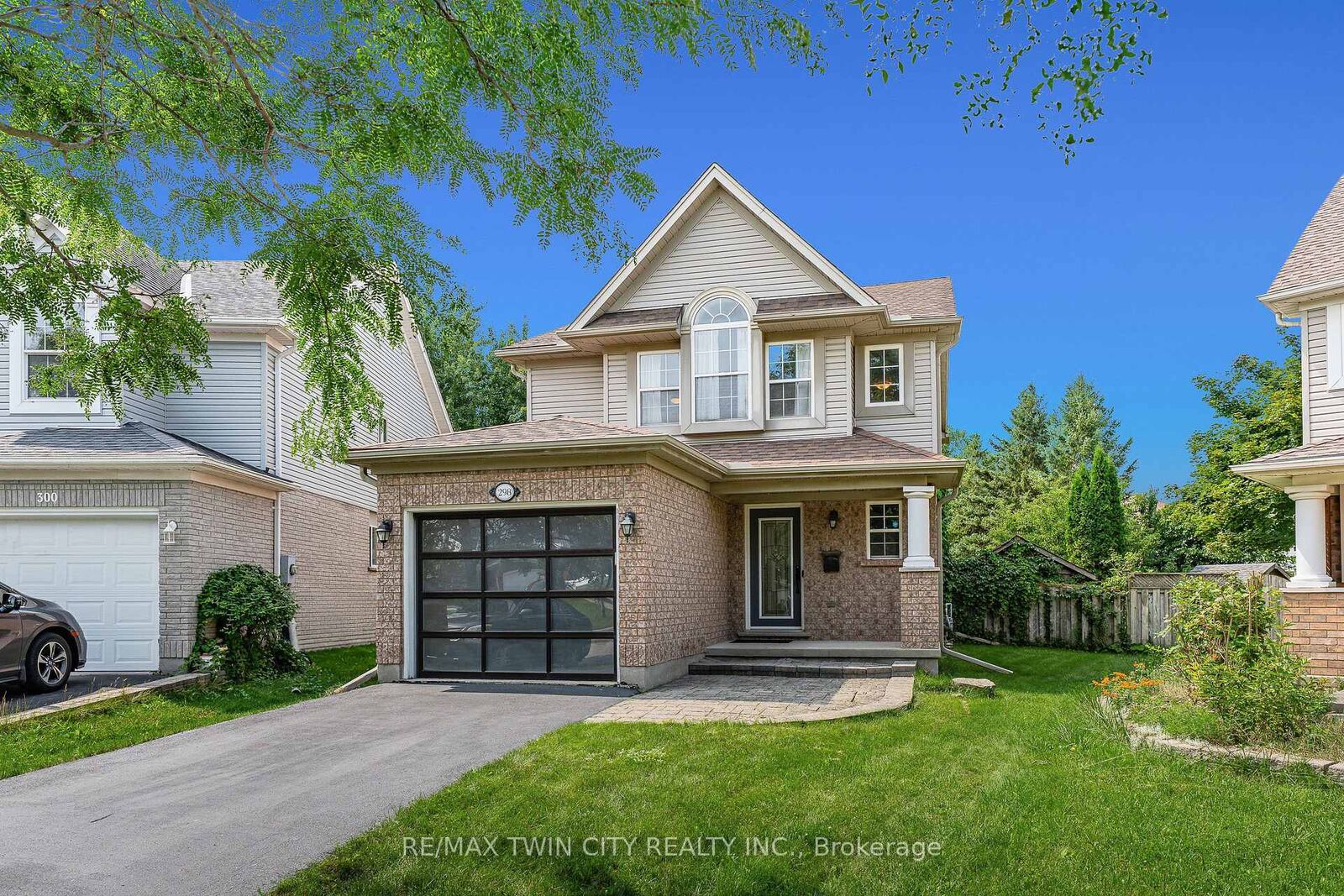 Property Photo:  298 Pineland Place  ON N2T 2S7 