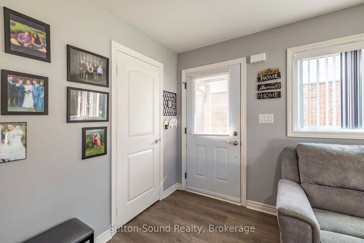 Property Photo:  921 8th Avenue W  ON N4K 5M3 